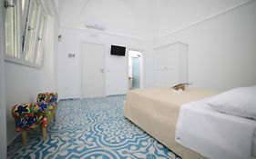 White Aurora Rooms